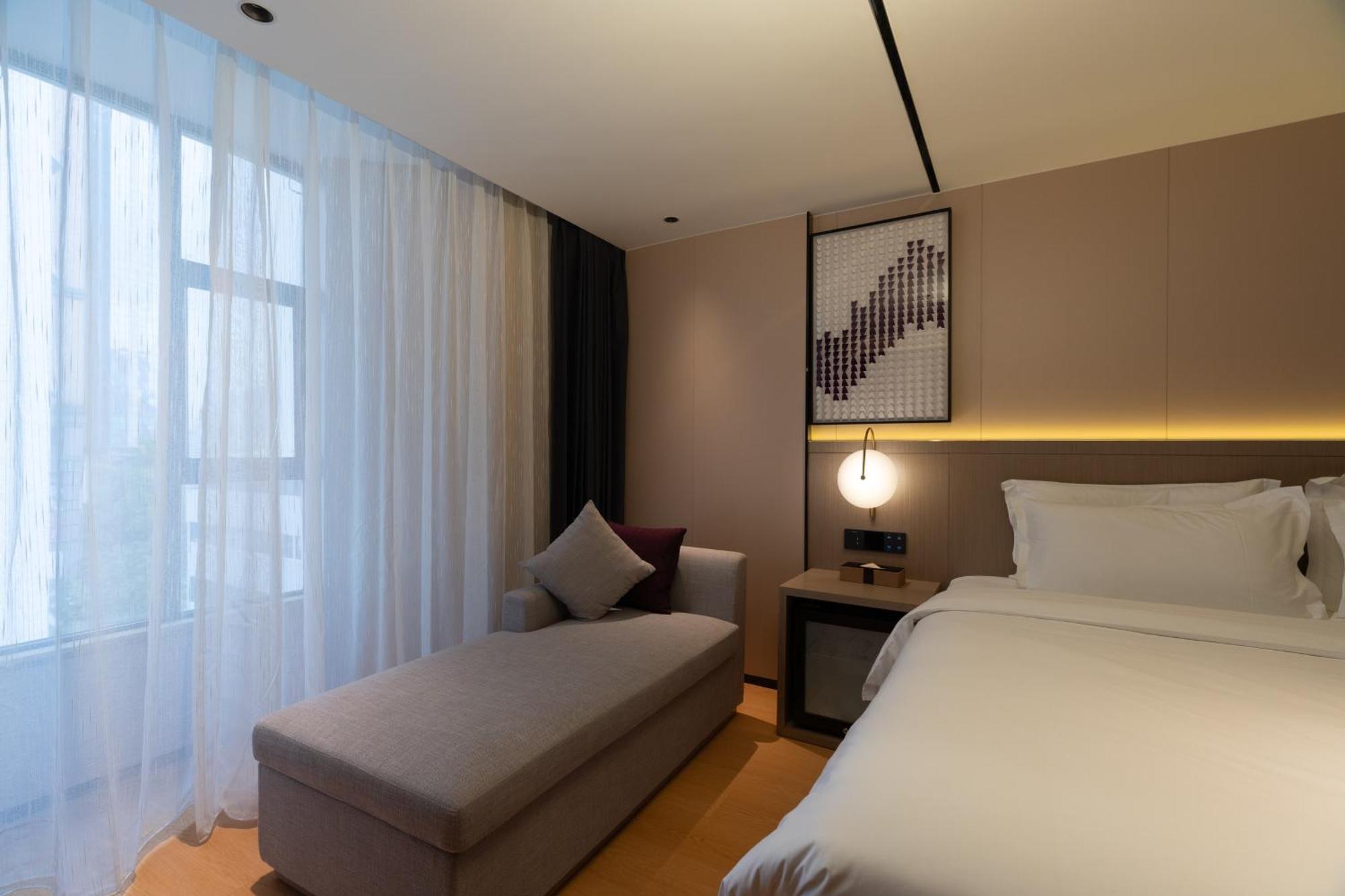 Lavande International Hotel Guangzhou Taikoo Hui Square Shipaiqiao Metro Station Branch - Free Shuttle Bus To Canton Fair Complex During Canton Fair Period & Free Vpn Internet Access Zewnętrze zdjęcie