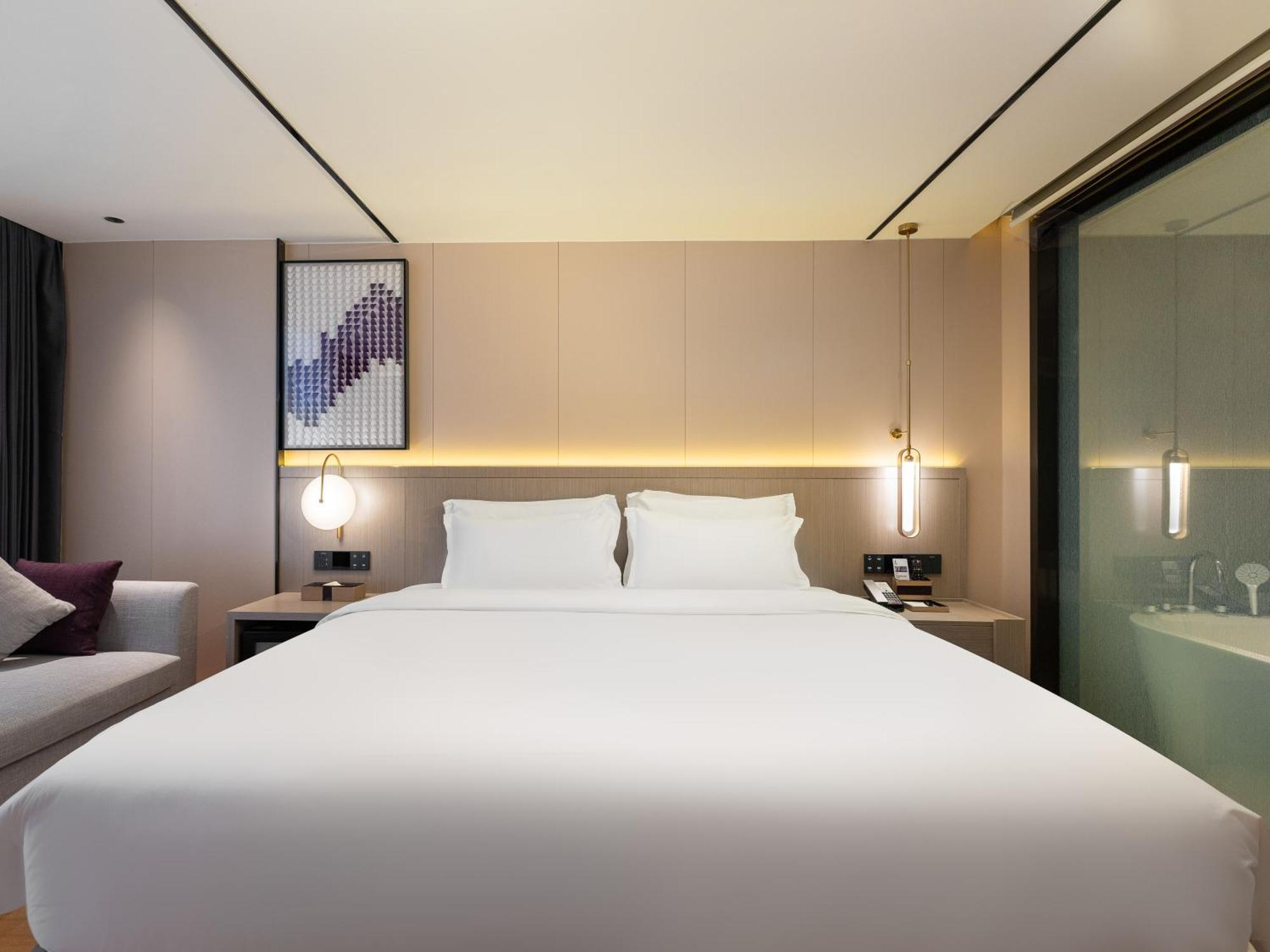 Lavande International Hotel Guangzhou Taikoo Hui Square Shipaiqiao Metro Station Branch - Free Shuttle Bus To Canton Fair Complex During Canton Fair Period & Free Vpn Internet Access Zewnętrze zdjęcie
