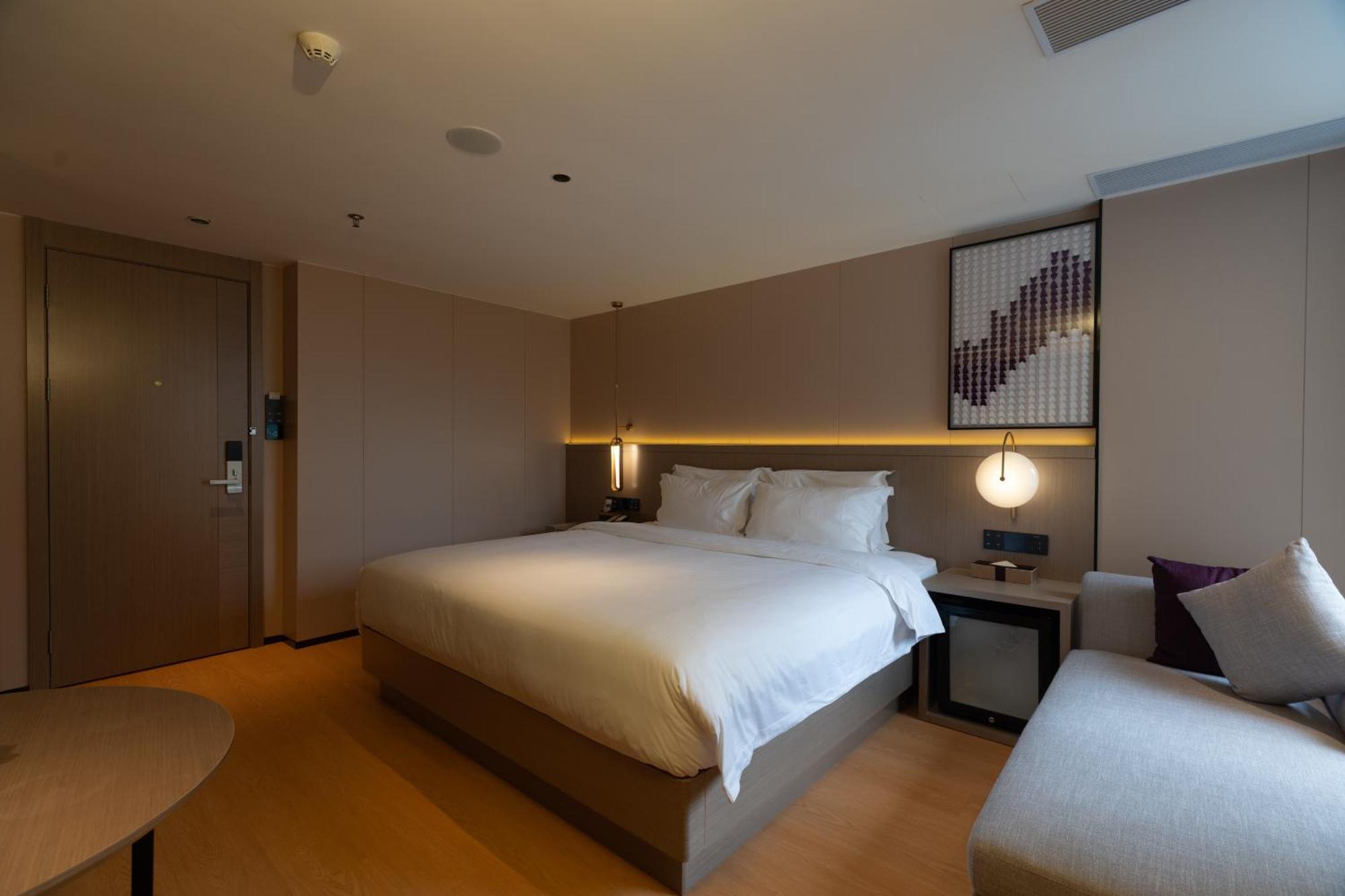 Lavande International Hotel Guangzhou Taikoo Hui Square Shipaiqiao Metro Station Branch - Free Shuttle Bus To Canton Fair Complex During Canton Fair Period & Free Vpn Internet Access Zewnętrze zdjęcie