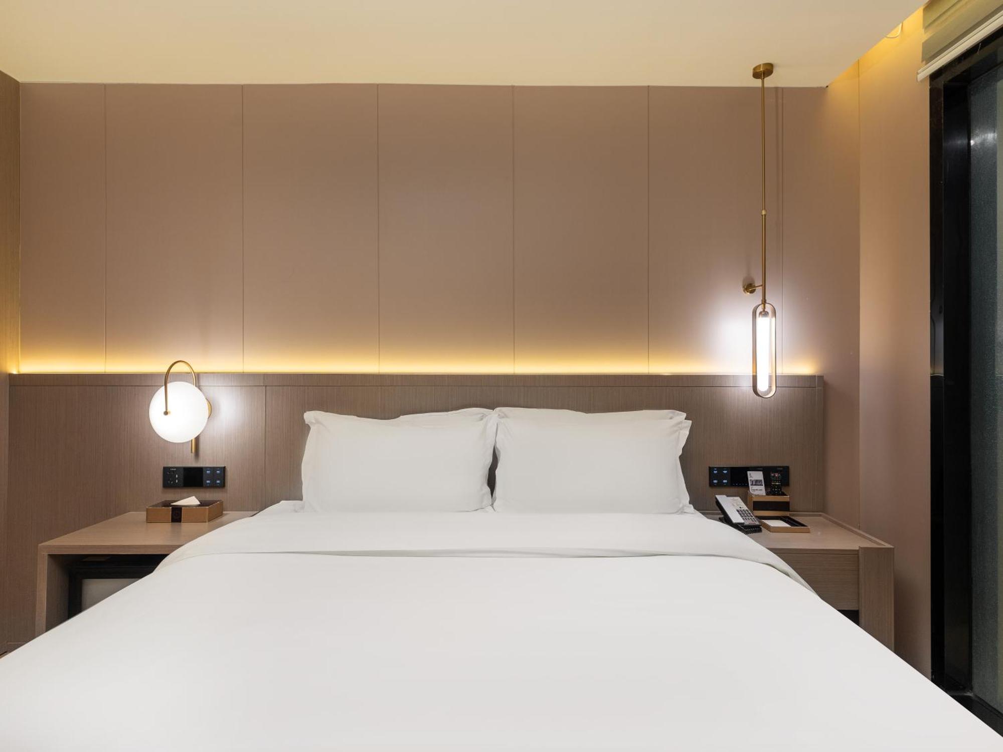 Lavande International Hotel Guangzhou Taikoo Hui Square Shipaiqiao Metro Station Branch - Free Shuttle Bus To Canton Fair Complex During Canton Fair Period & Free Vpn Internet Access Zewnętrze zdjęcie