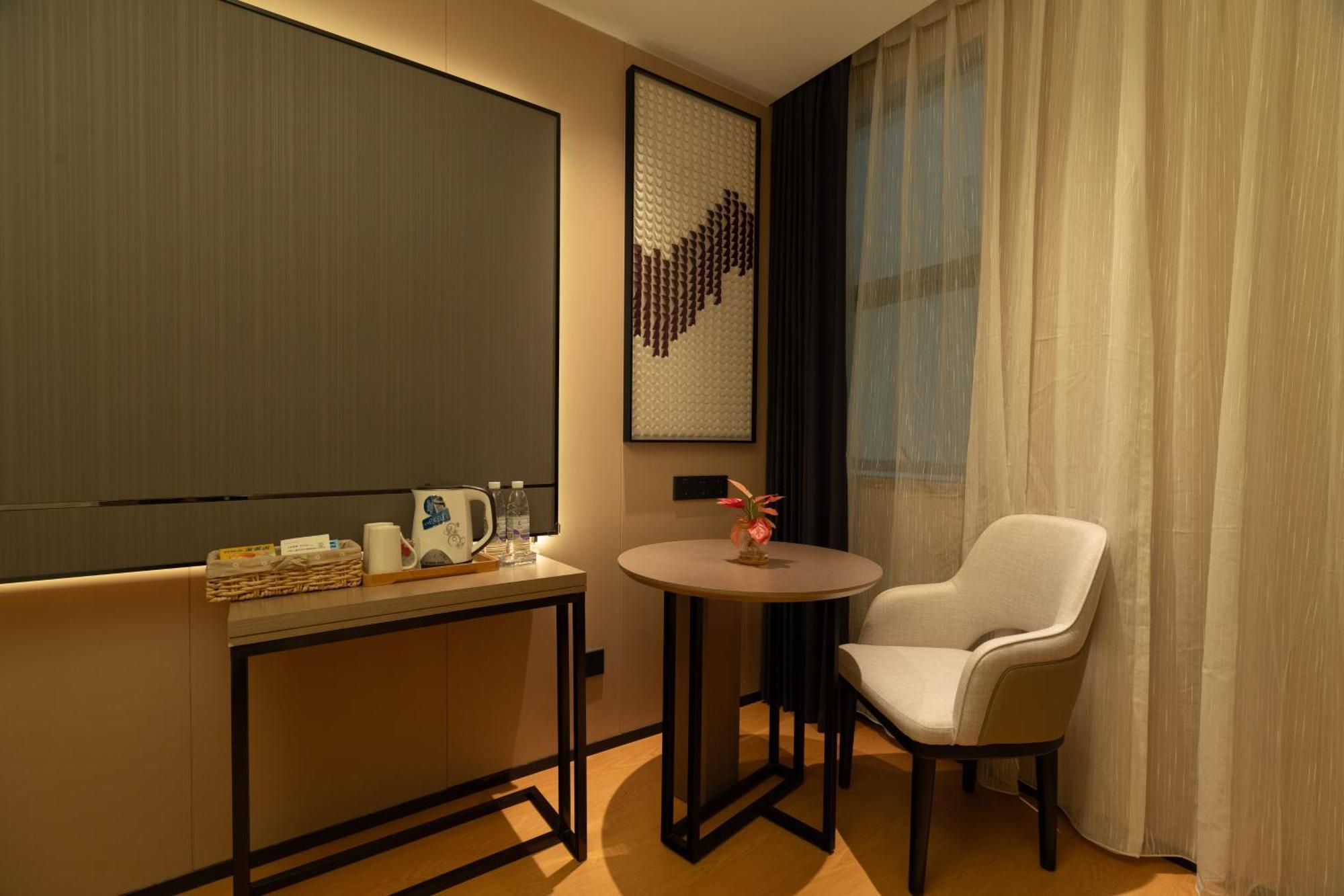 Lavande International Hotel Guangzhou Taikoo Hui Square Shipaiqiao Metro Station Branch - Free Shuttle Bus To Canton Fair Complex During Canton Fair Period & Free Vpn Internet Access Zewnętrze zdjęcie