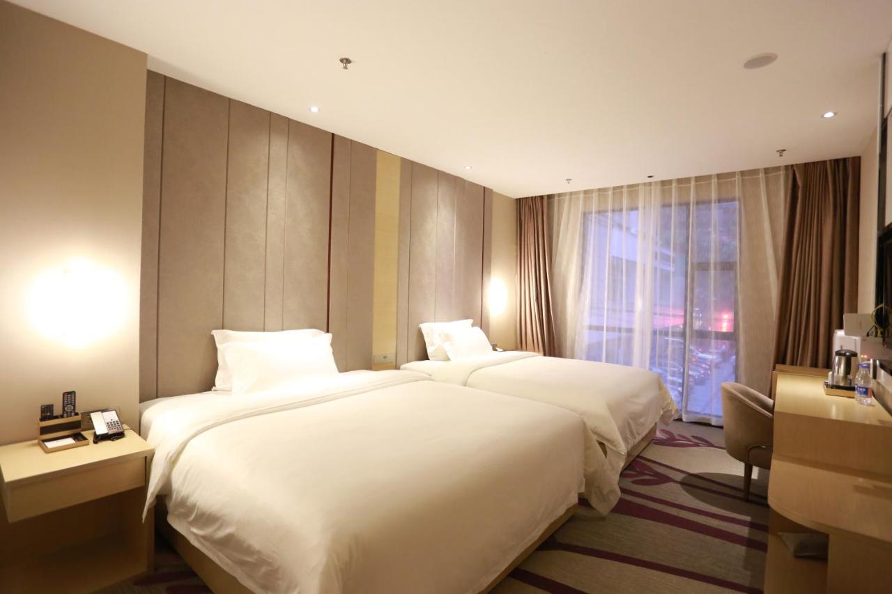 Lavande International Hotel Guangzhou Taikoo Hui Square Shipaiqiao Metro Station Branch - Free Shuttle Bus To Canton Fair Complex During Canton Fair Period & Free Vpn Internet Access Zewnętrze zdjęcie