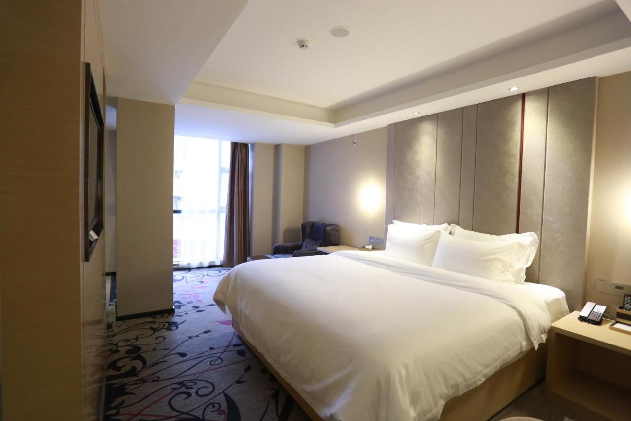 Lavande International Hotel Guangzhou Taikoo Hui Square Shipaiqiao Metro Station Branch - Free Shuttle Bus To Canton Fair Complex During Canton Fair Period & Free Vpn Internet Access Zewnętrze zdjęcie